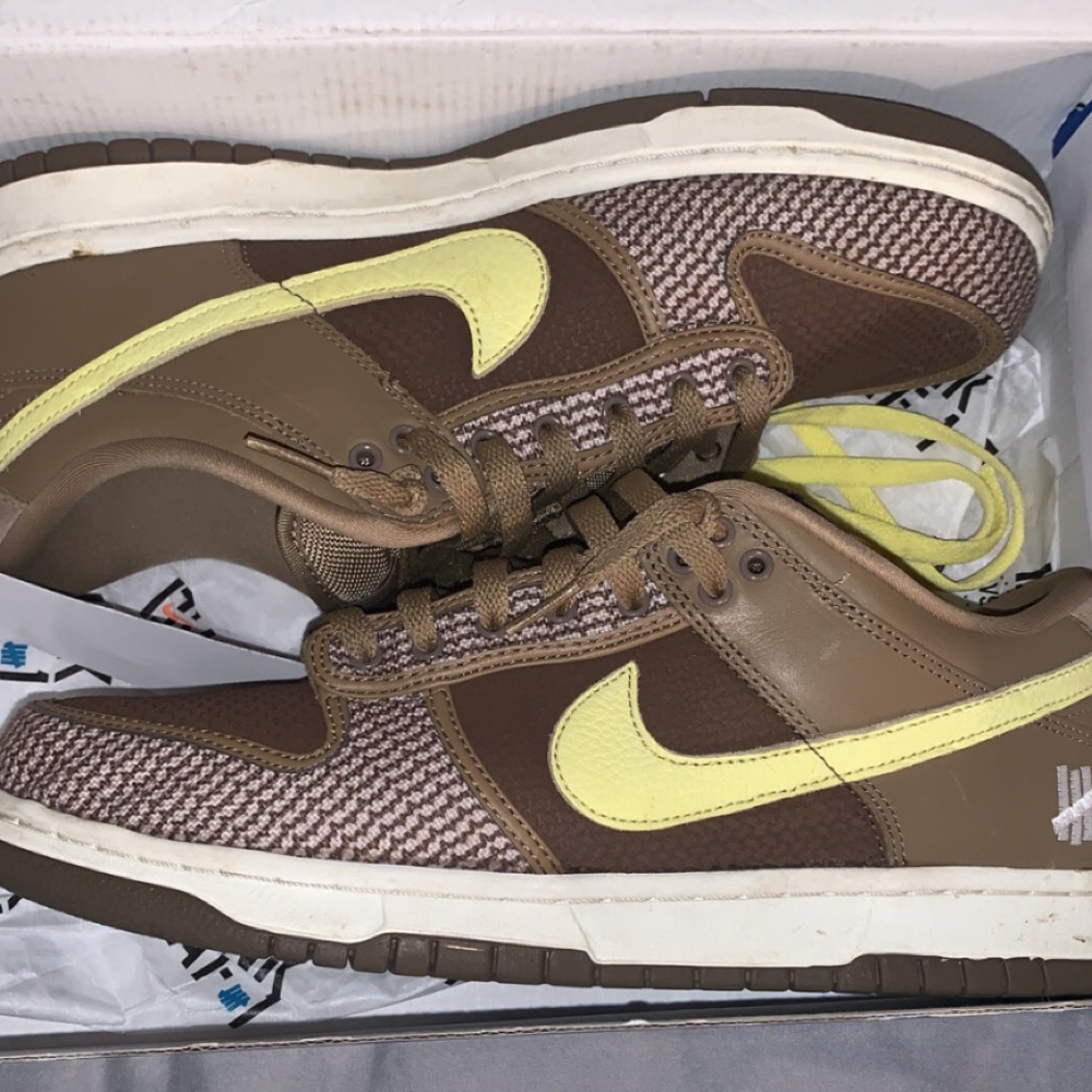 Nike dunk low brown and yellow